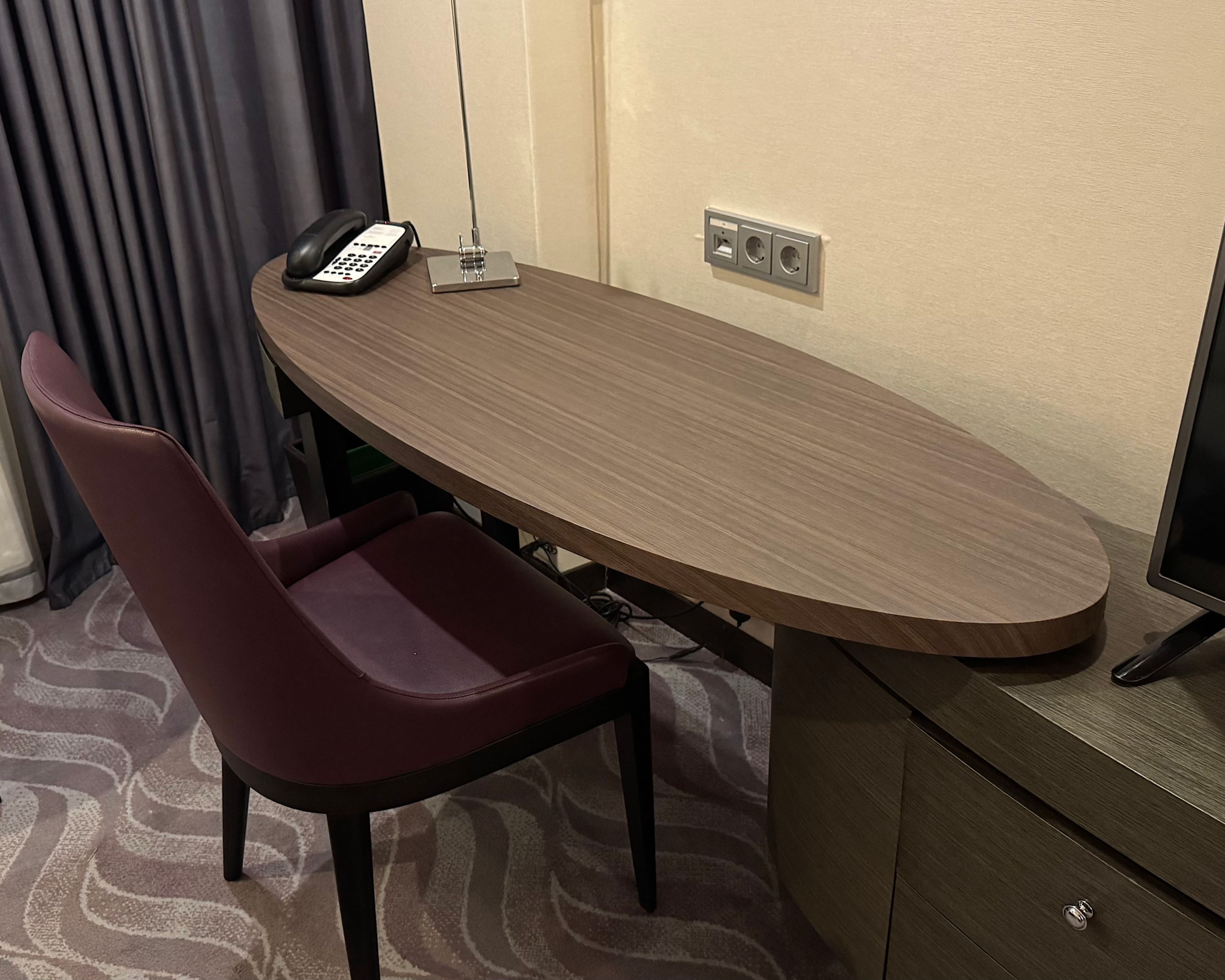 Обновление столов в отеле Sheraton