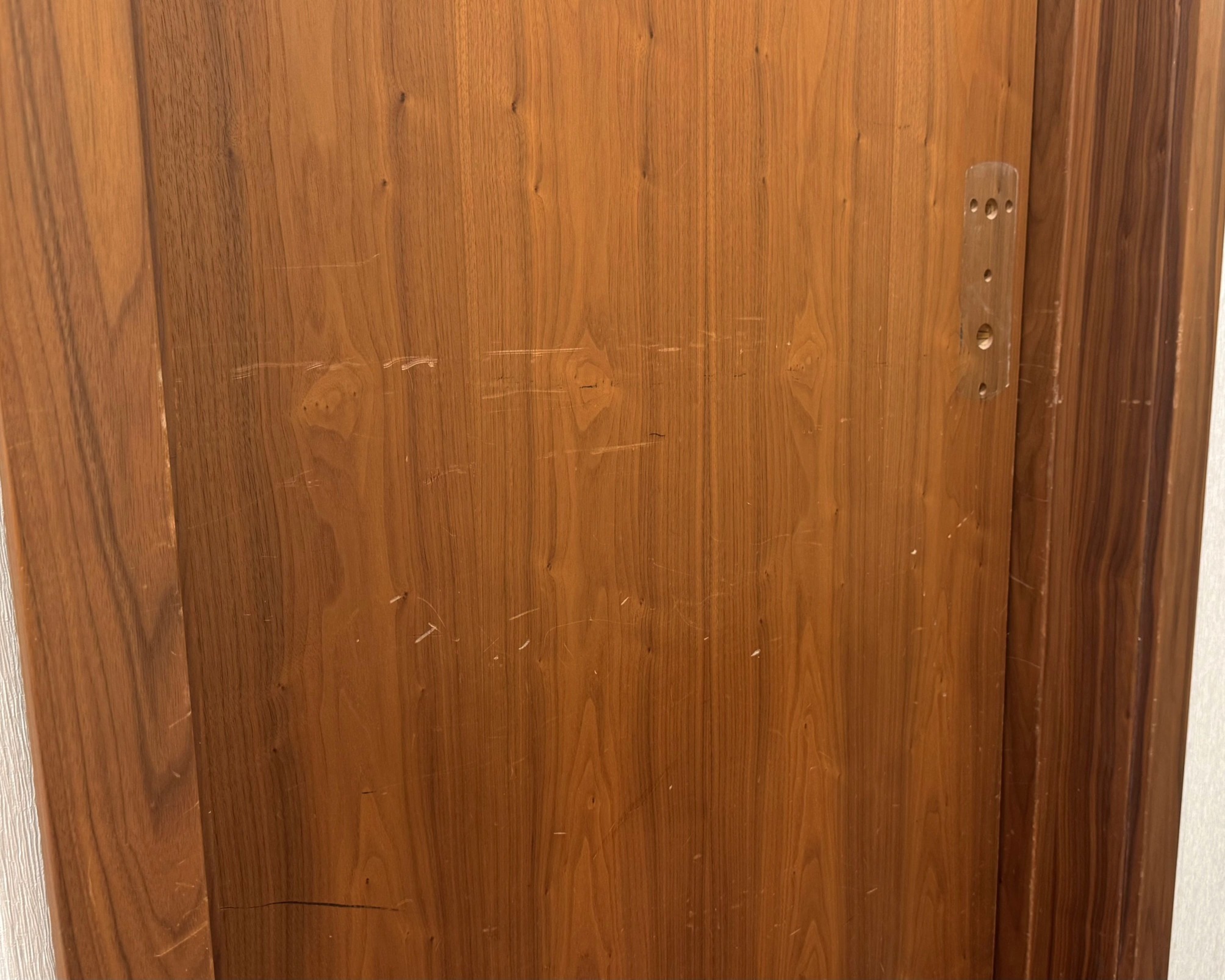Обновление дверей в отеле Hilton